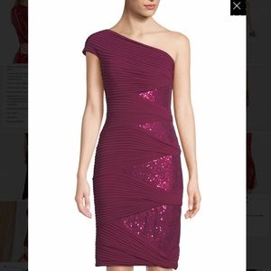 Tadashi Shoji one shoulder pintuck dress sz Large